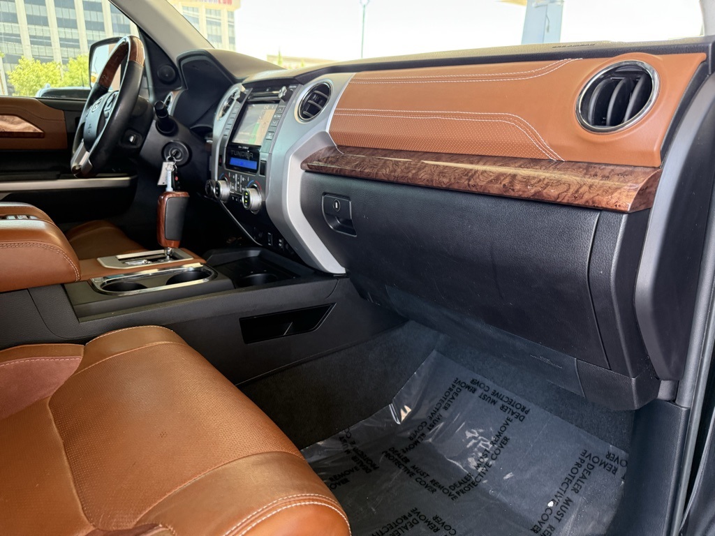 Vehicle image 29 of 32