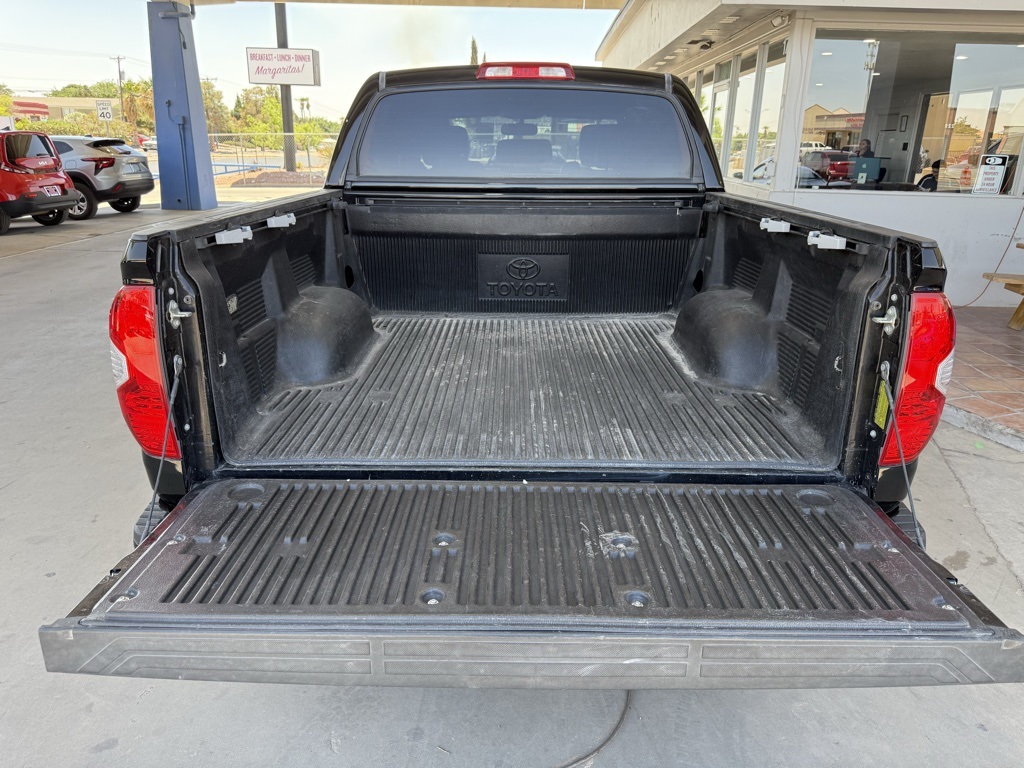 Vehicle image 31 of 32