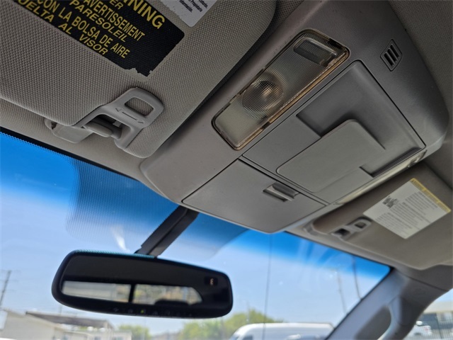 Vehicle image 32 of 37