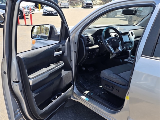 Vehicle image 17 of 37