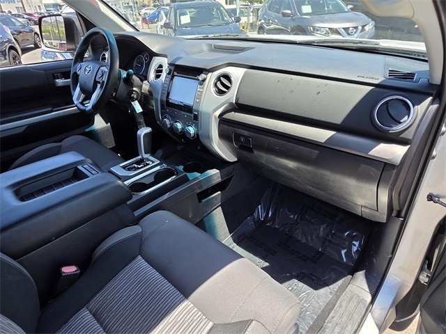 Vehicle image 18 of 37