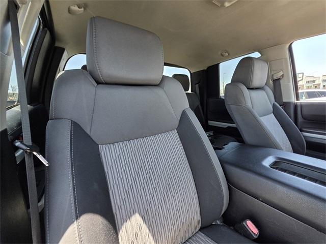 Vehicle image 10 of 37
