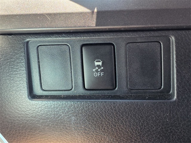 Vehicle image 36 of 37