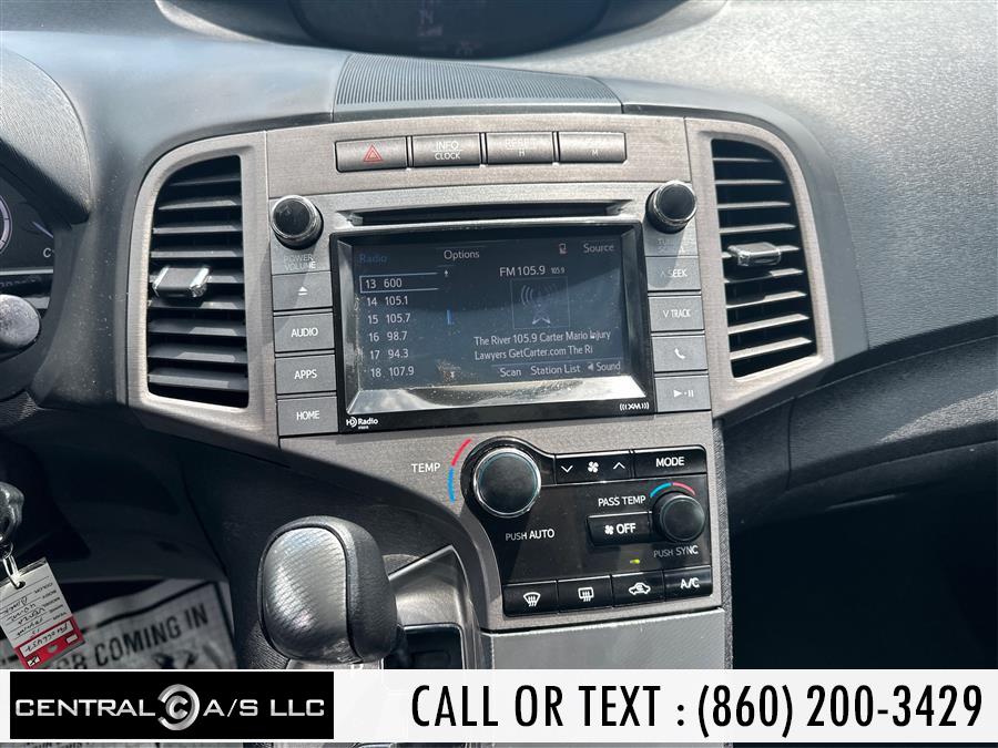 Vehicle image 14 of 18