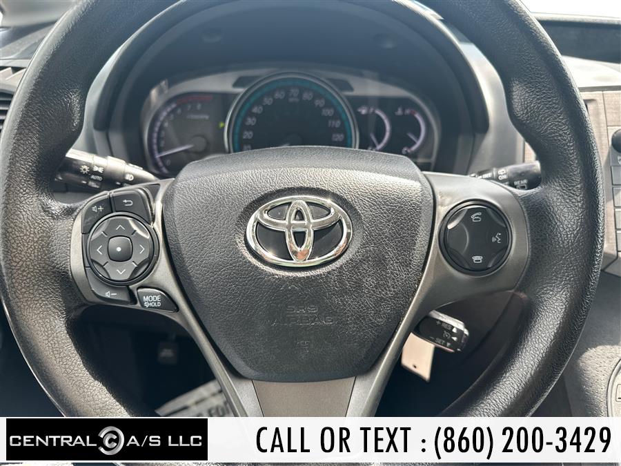 Vehicle image 17 of 18