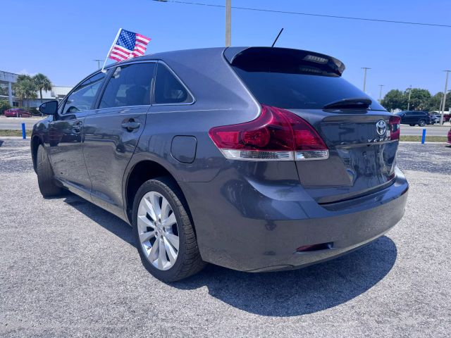 Vehicle image 4 of 9