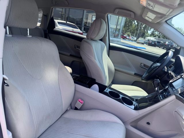 Vehicle image 8 of 9