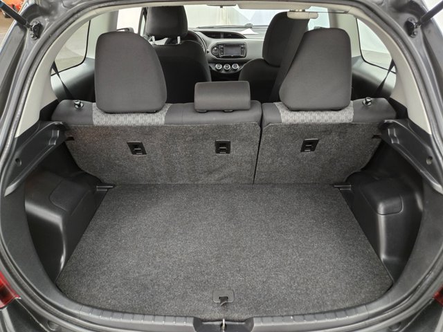 Vehicle image 10 of 18