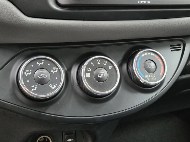 Vehicle image 17 of 18