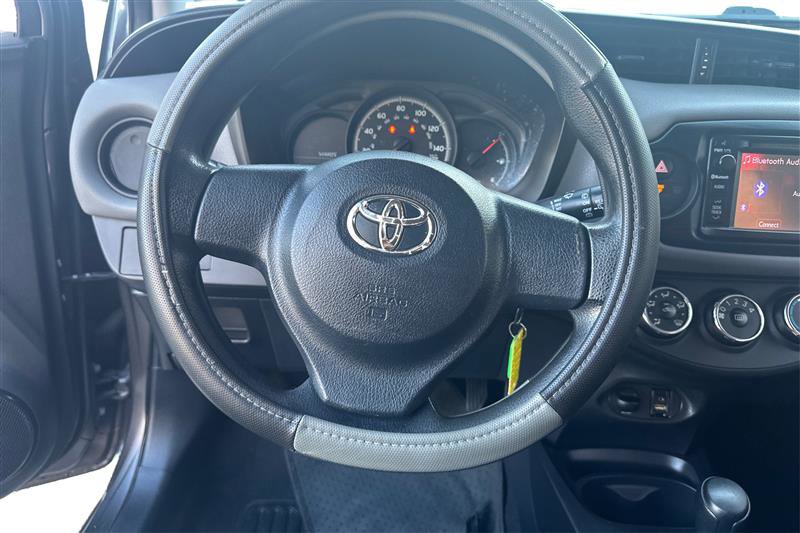 Vehicle image 13 of 32