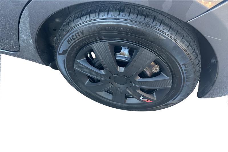 Vehicle image 4 of 32