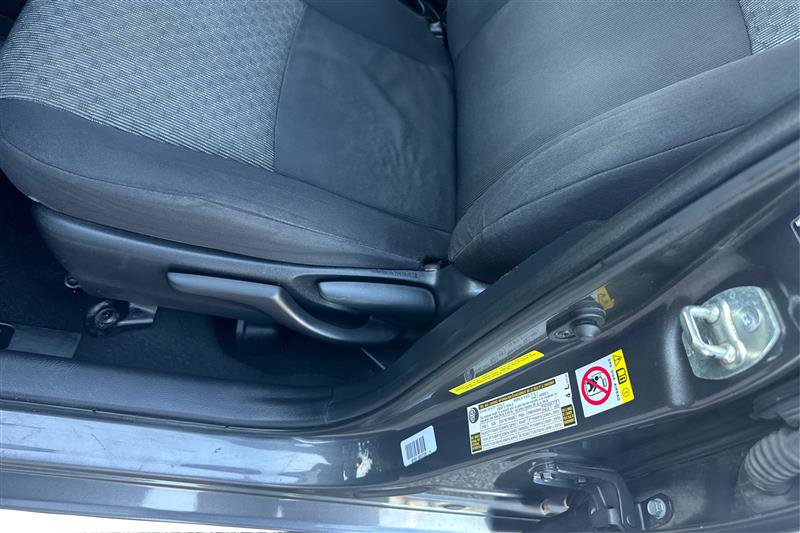 Vehicle image 20 of 32