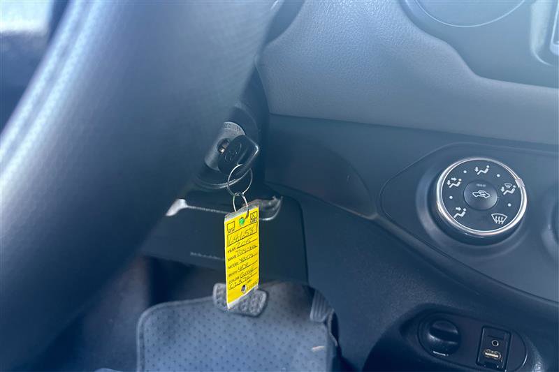 Vehicle image 19 of 32