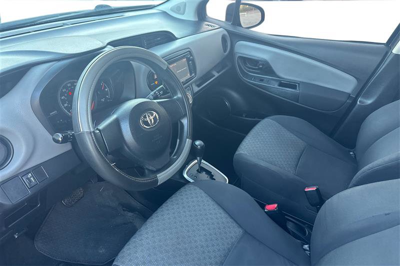 Vehicle image 11 of 32