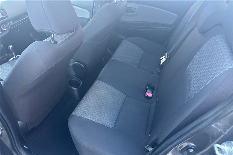 Vehicle image 7 of 32