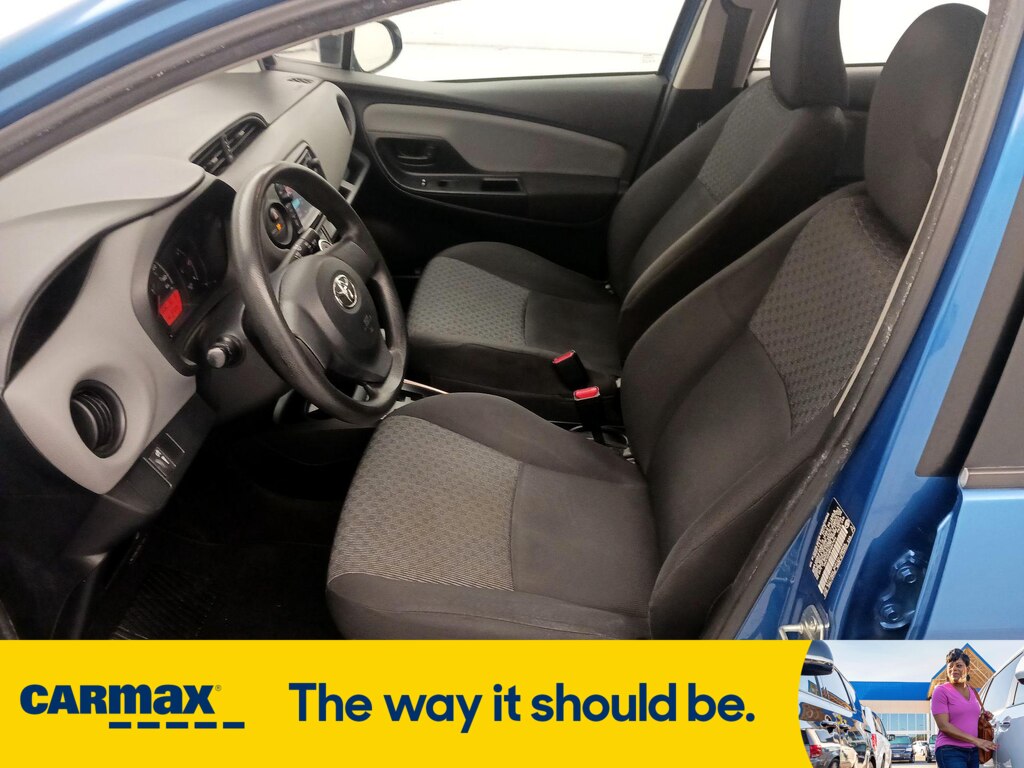 Vehicle image 14 of 33