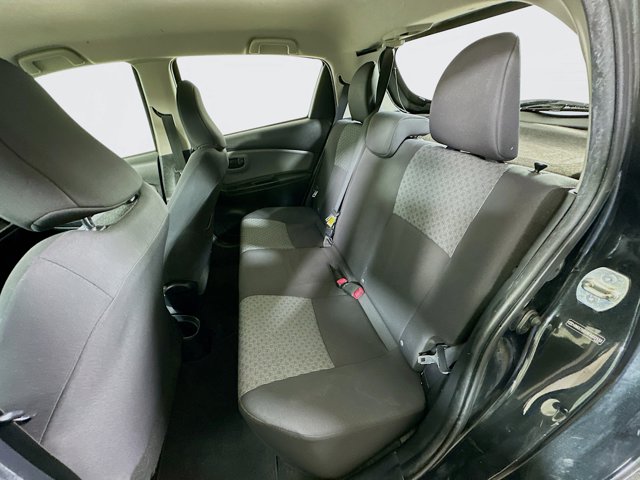 Vehicle image 21 of 29