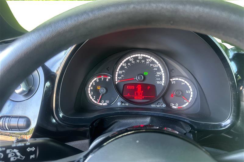 2015 Volkswagen Beetle 1.8T Fleet Image 15 of 30