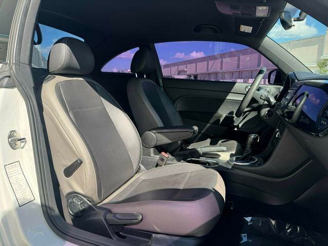 Vehicle image 21 of 45