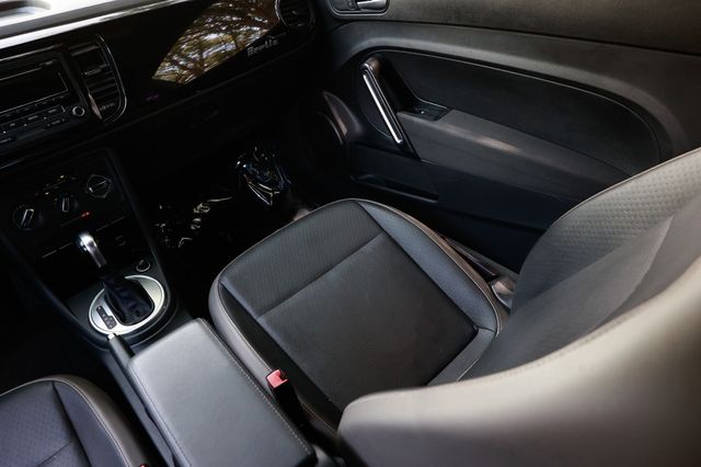 Vehicle image 42 of 45