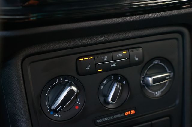Vehicle image 34 of 45