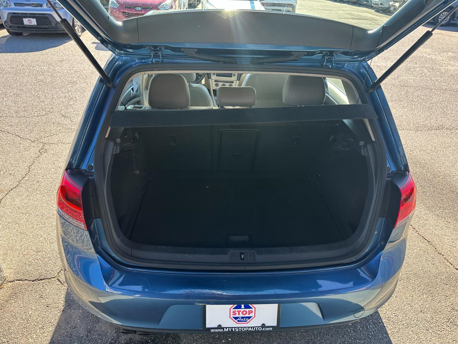 Vehicle image 21 of 27