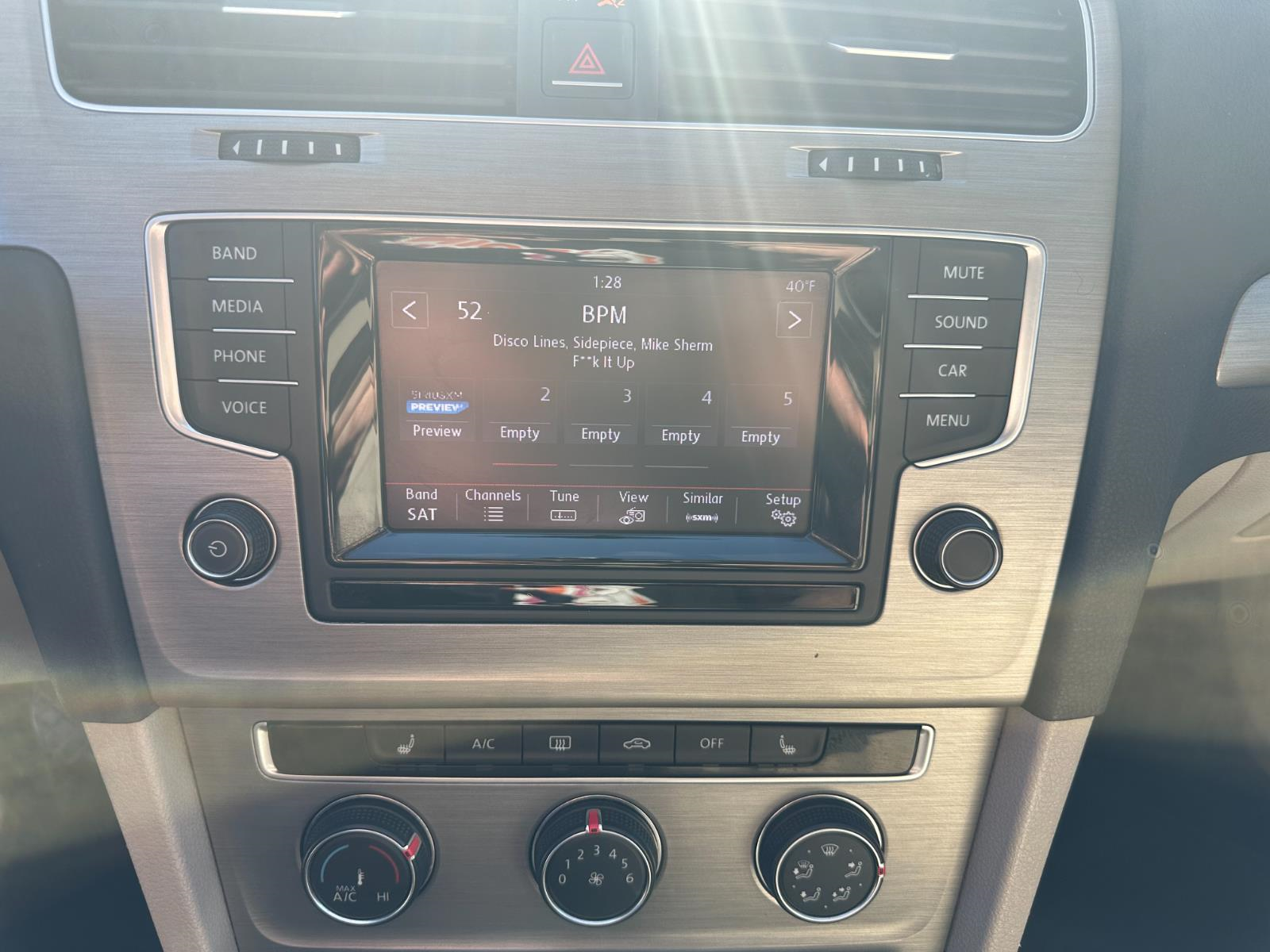 Vehicle image 11 of 27