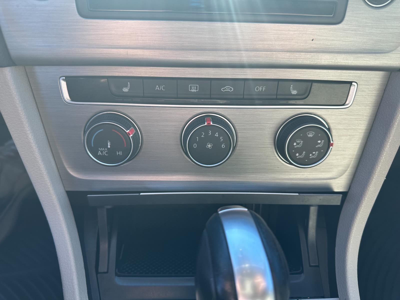Vehicle image 13 of 27