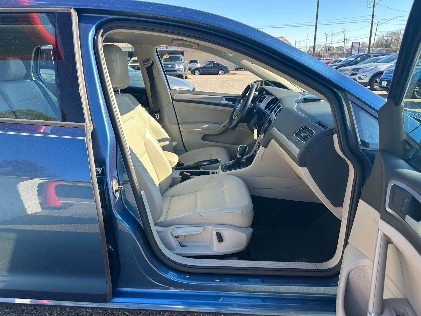 Vehicle image 26 of 27