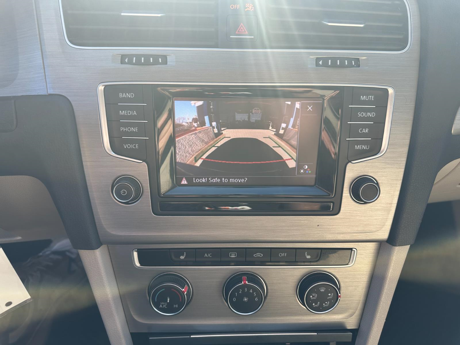 Vehicle image 12 of 27