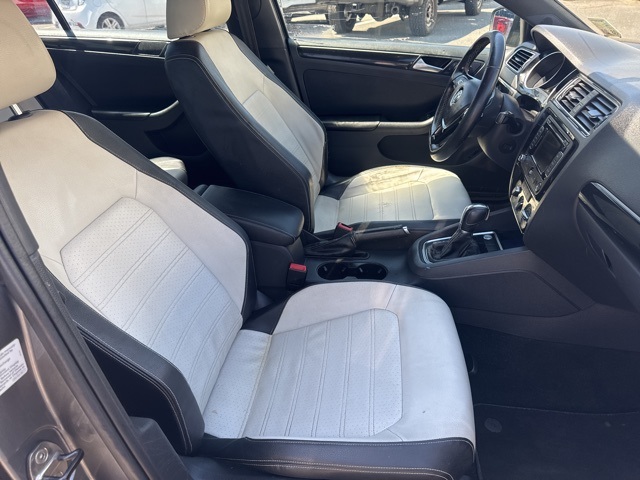 2015 Volkswagen Jetta 1.8T Sport Image 3 of 4