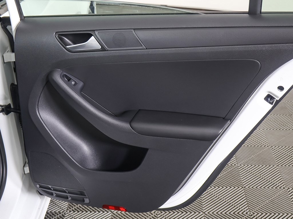 2015 Volkswagen Jetta 1.8T S Image 28 of 39