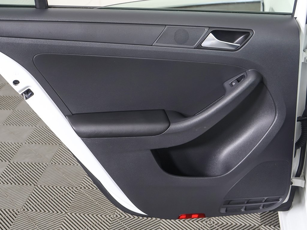 2015 Volkswagen Jetta 1.8T S Image 27 of 39