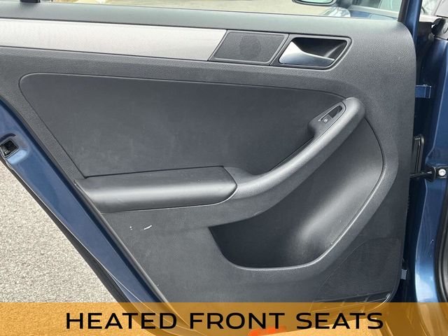 Vehicle image 24 of 32