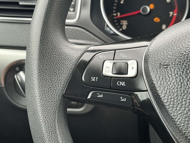 Vehicle image 31 of 32