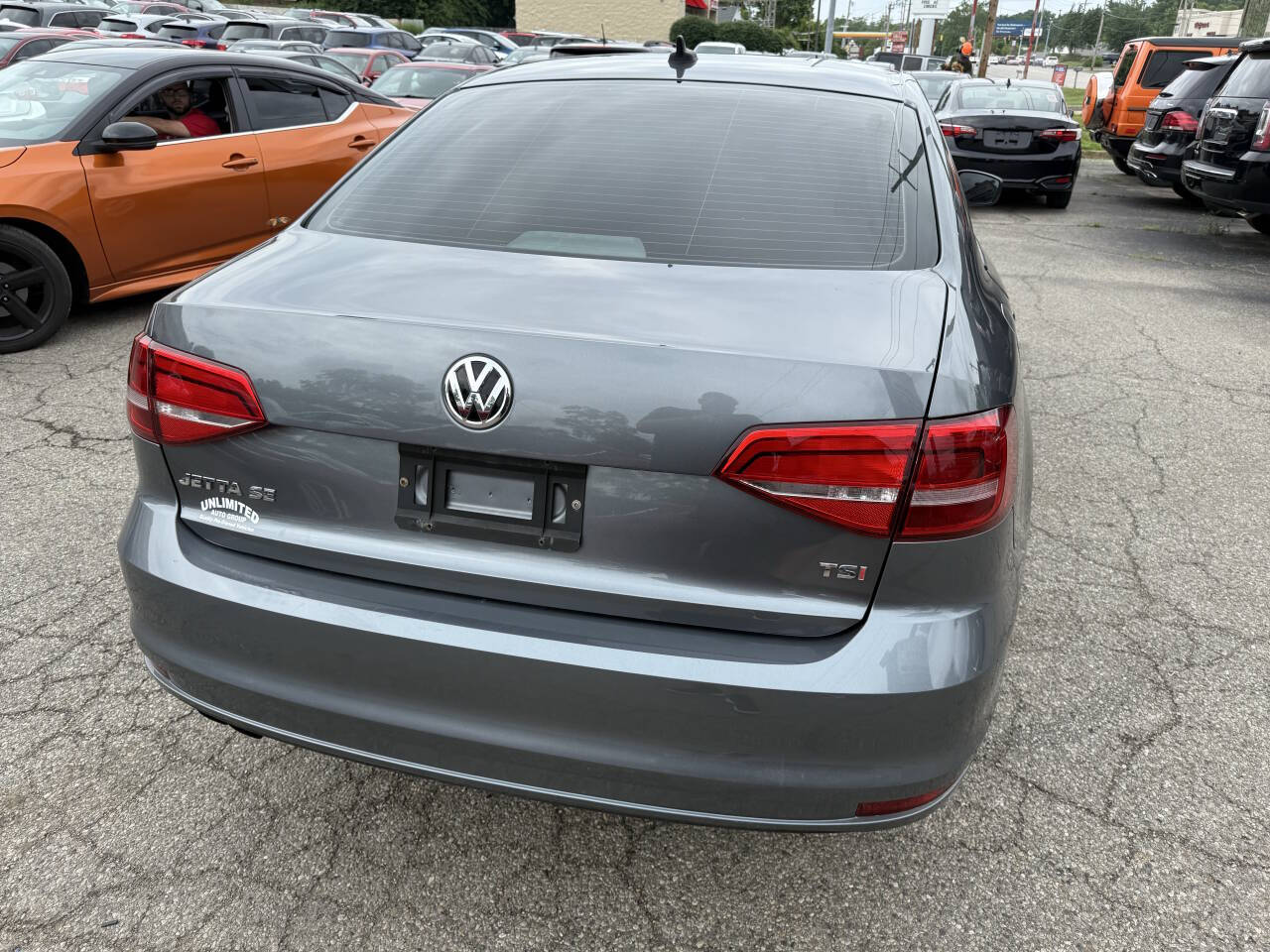 Vehicle image 22 of 30