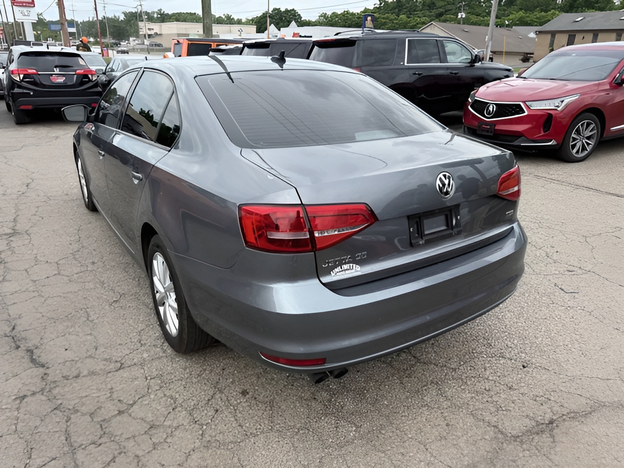 Vehicle image 28 of 30