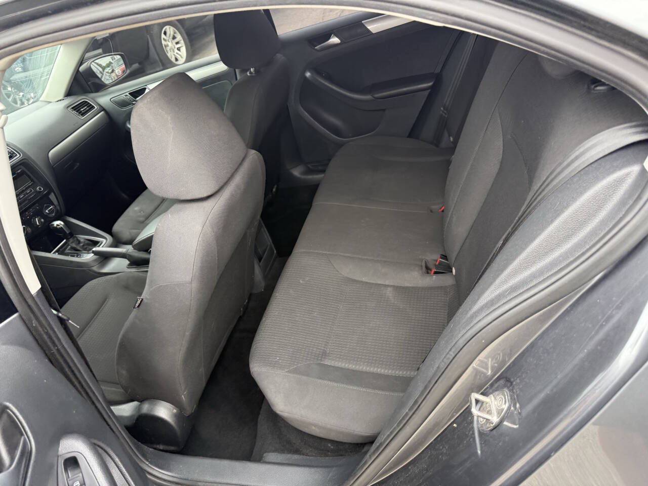 Vehicle image 20 of 30
