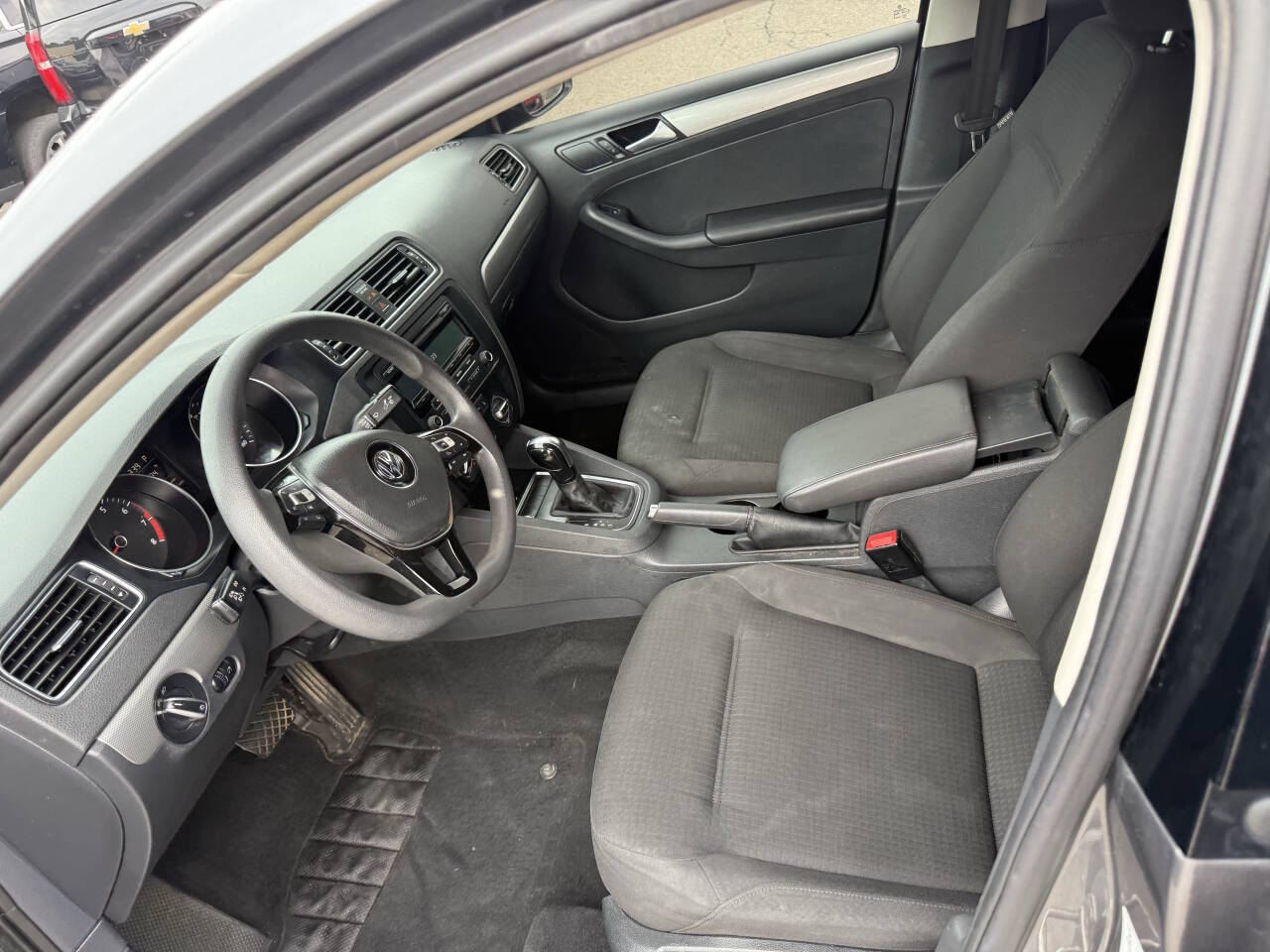 Vehicle image 11 of 30