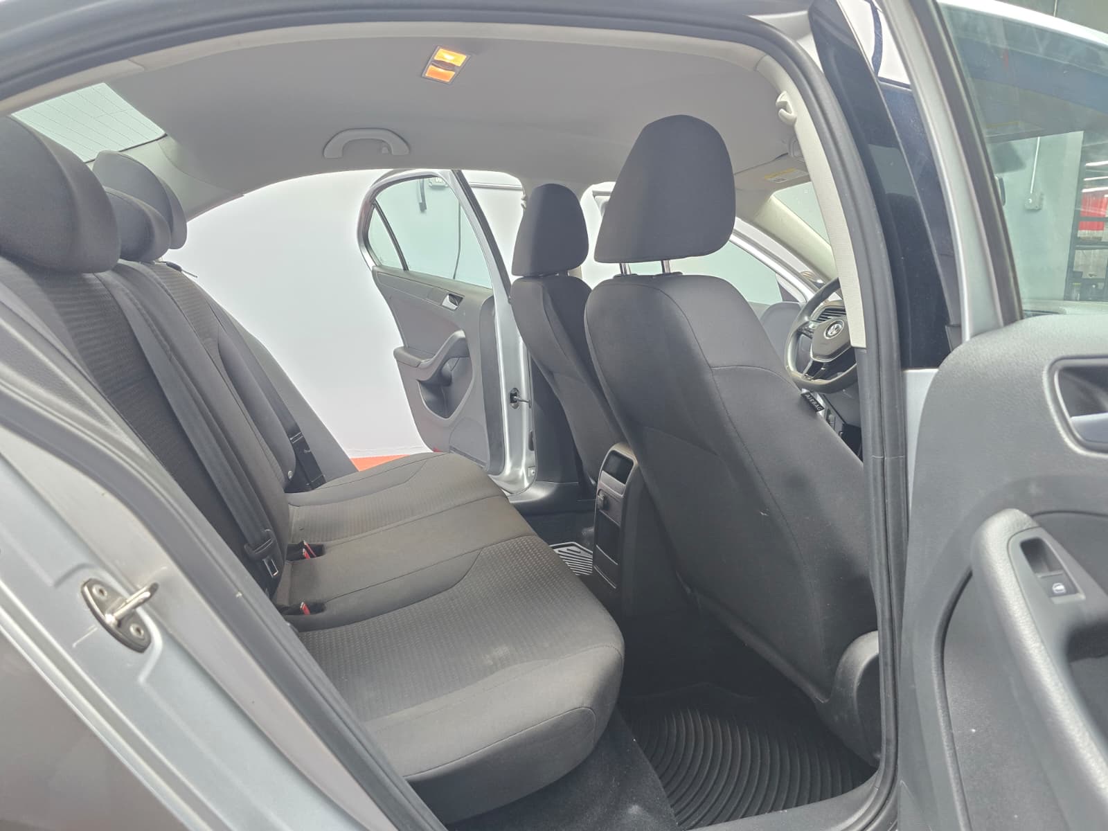 2015 Volkswagen Jetta 1.8T S Image 12 of 25