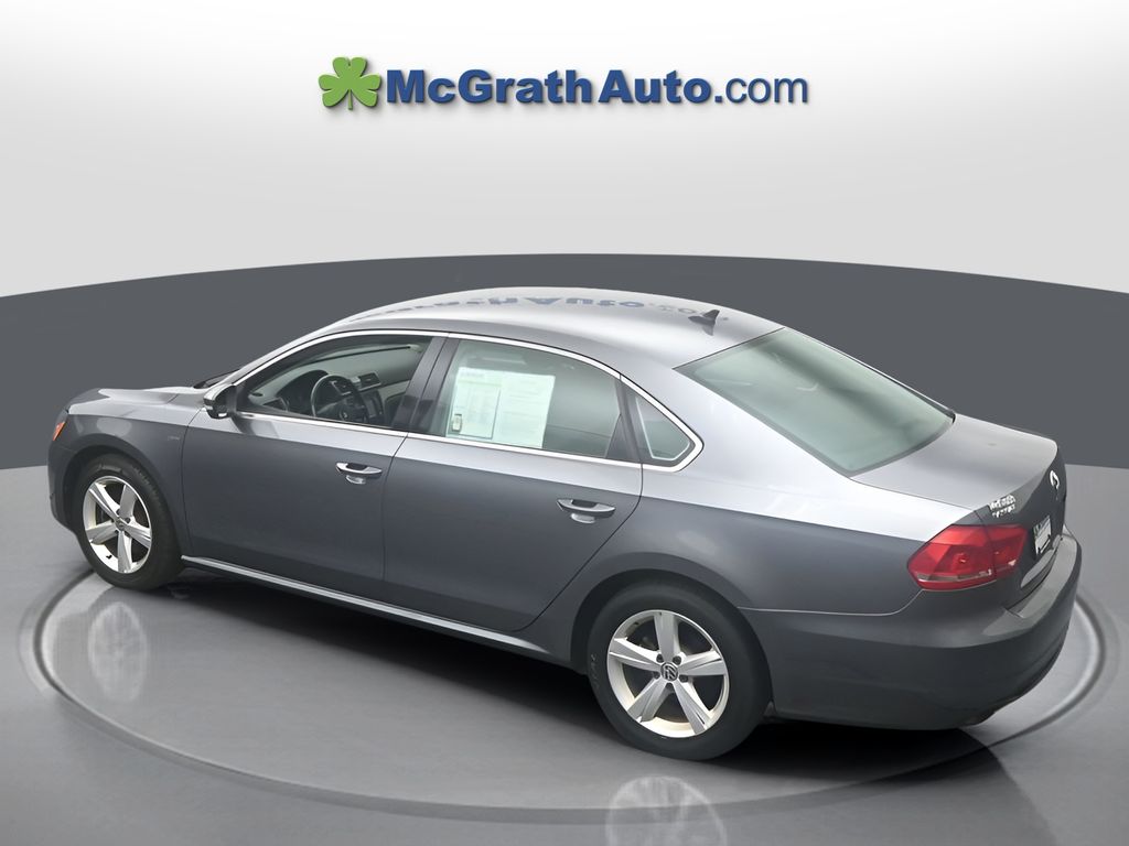 2015 Volkswagen Passat 1.8T Limited Image 12 of 28