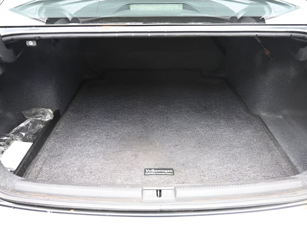 2015 Volkswagen Passat 1.8T Limited Image 13 of 28