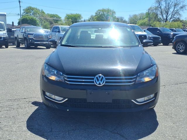 2015 Volkswagen Passat 1.8T Limited Image 2 of 22
