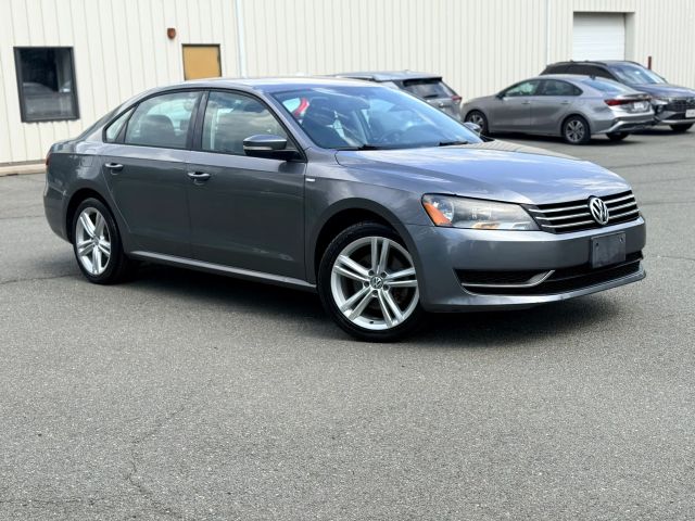 2015 Volkswagen Passat 1.8T Wolfsburg Edition Image 3 of 45