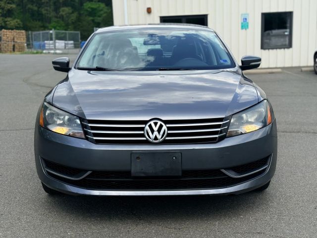 2015 Volkswagen Passat 1.8T Wolfsburg Edition Image 2 of 45