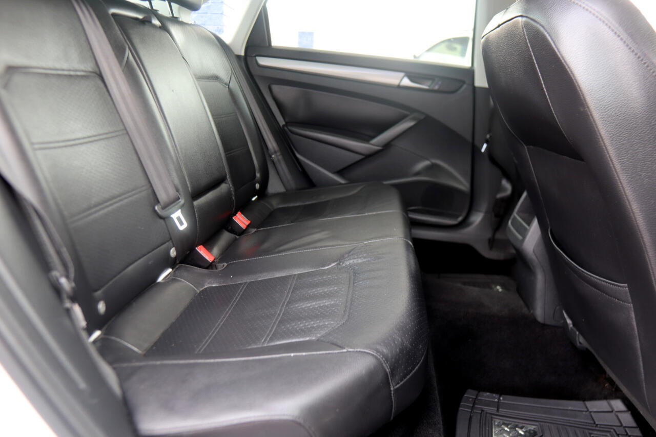 2015 Volkswagen Passat 1.8T S Image 19 of 42