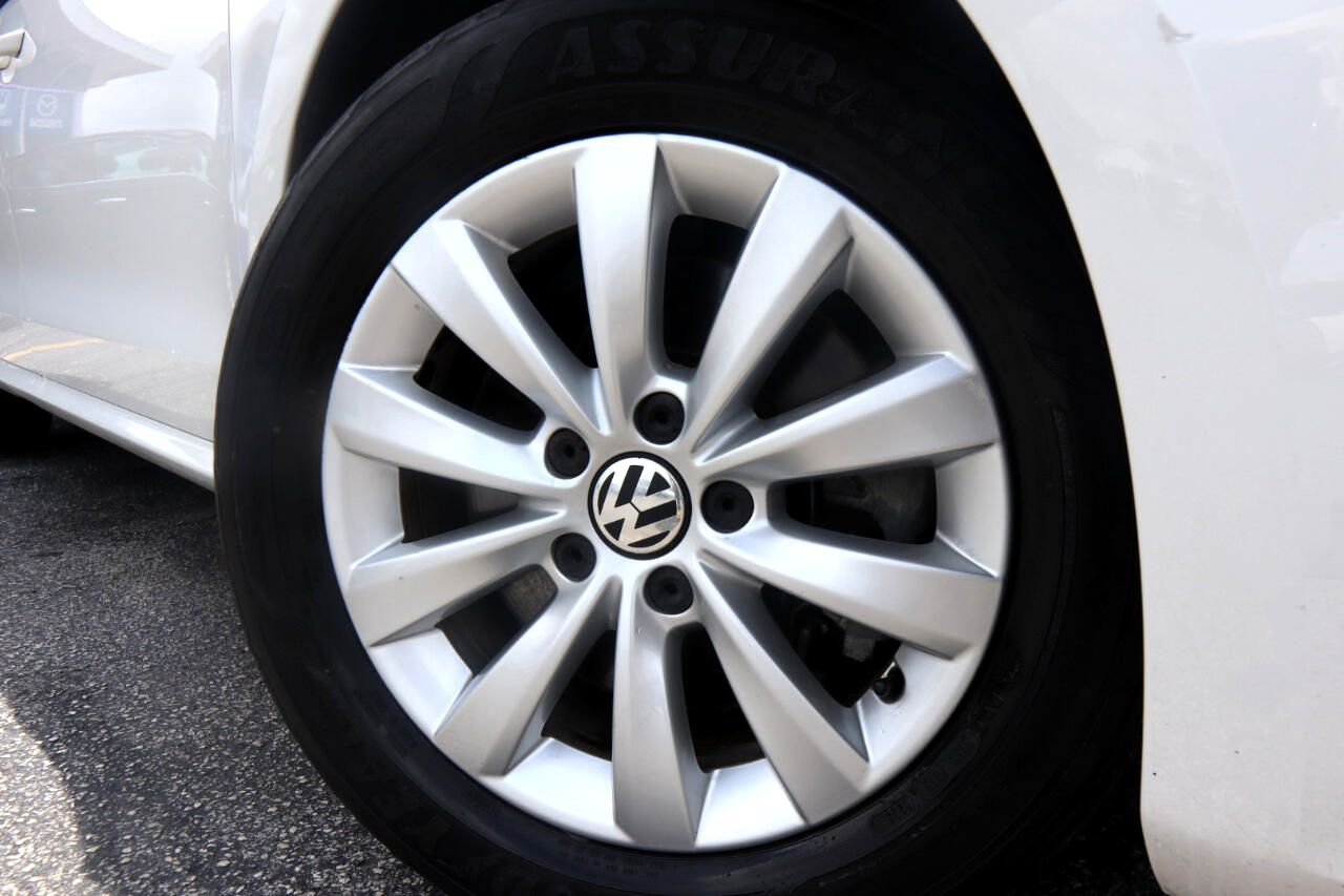 2015 Volkswagen Passat 1.8T S Image 15 of 42