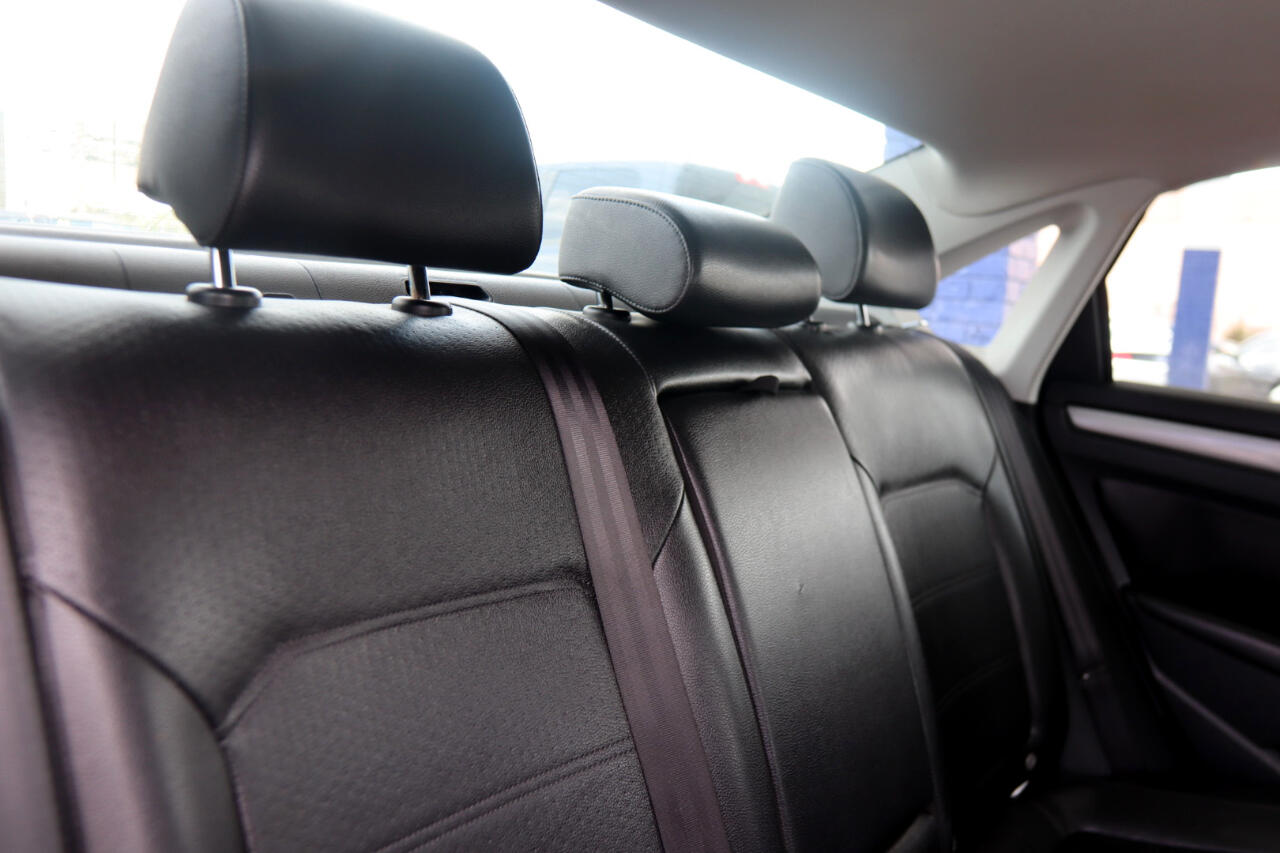 2015 Volkswagen Passat 1.8T S Image 18 of 42