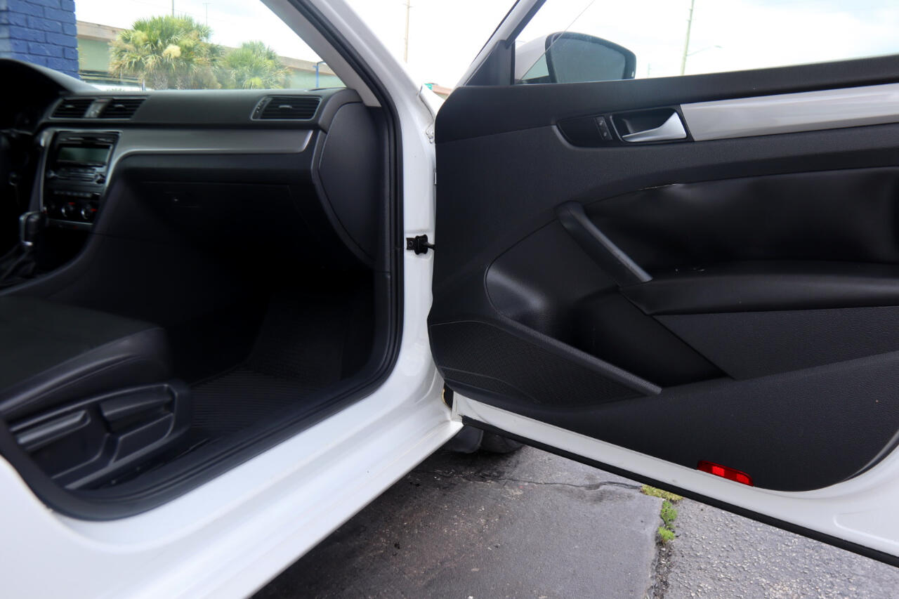2015 Volkswagen Passat 1.8T S Image 26 of 42