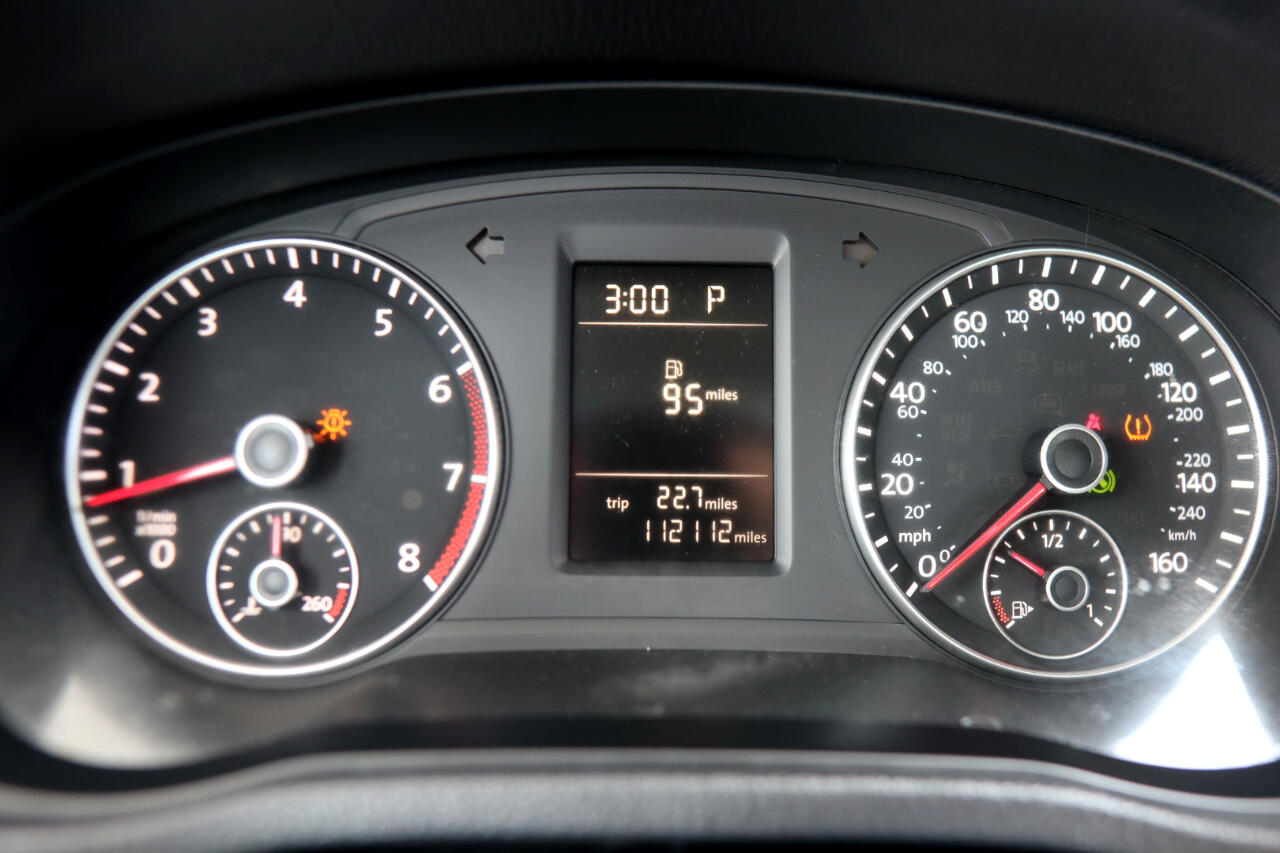 2015 Volkswagen Passat 1.8T S Image 31 of 42
